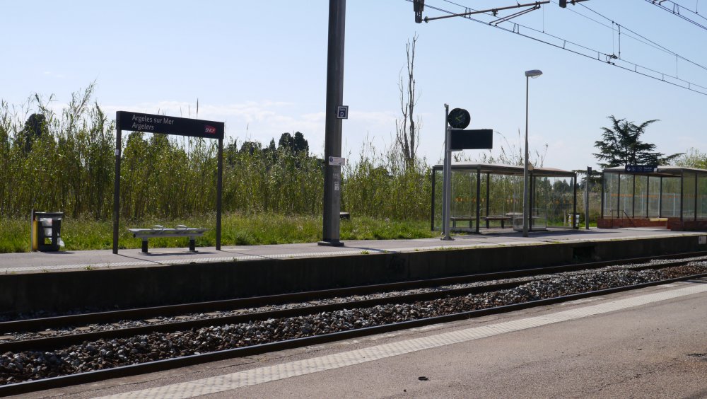 L'inaccessibilit de la gare SNCF d'Argeles-sur-Mer pour les utilisateurs de fauteuil roulant.